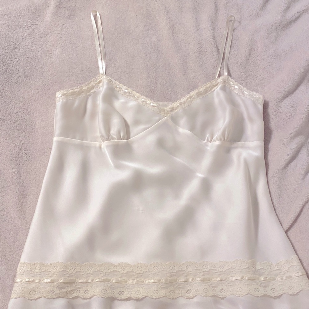 Ann Taylor Loft camisole in white/cream colour in size 8.